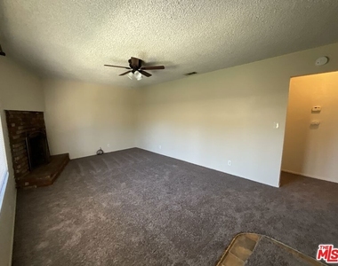 1440 Calhoun Court - Photo Thumbnail 4