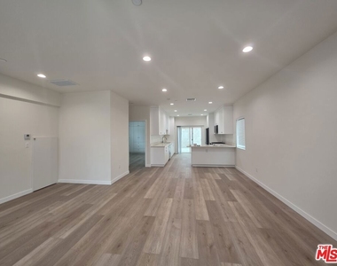 6748 Ben Avenue - Photo Thumbnail 27