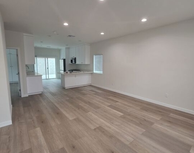 6748 Ben Avenue - Photo Thumbnail 31