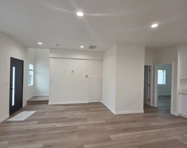 6748 Ben Avenue - Photo Thumbnail 28