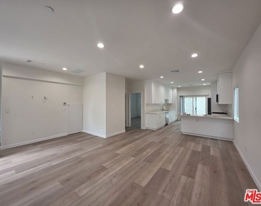 6748 Ben Avenue - Photo Thumbnail 26