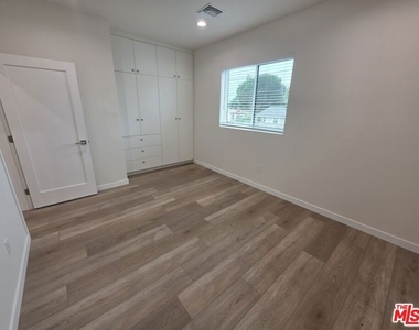 6748 Ben Avenue - Photo Thumbnail 13