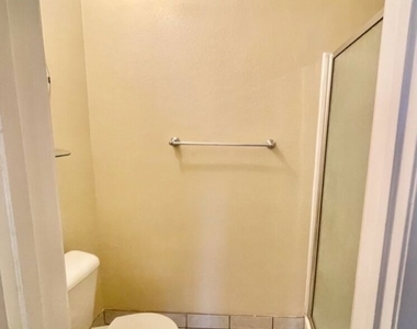 18307 Burbank Boulevard - Photo Thumbnail 11