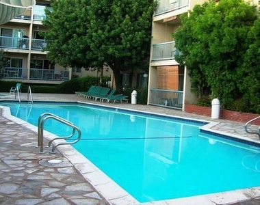 18307 Burbank Boulevard - Photo Thumbnail 20