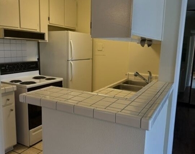 18307 Burbank Boulevard - Photo Thumbnail 5