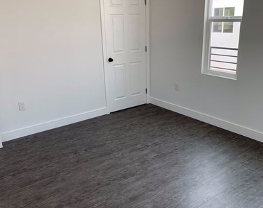 2509 Cincinnati Street - Photo Thumbnail 12