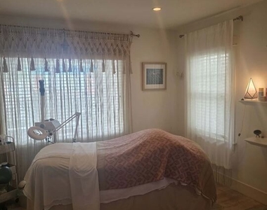 2500 Hyperion Avenue - Photo Thumbnail 8