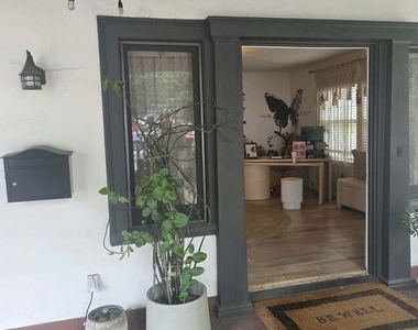 2500 Hyperion Avenue - Photo Thumbnail 1