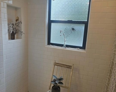 2500 Hyperion Avenue - Photo Thumbnail 11