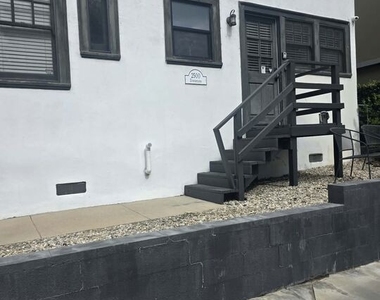 2500 Hyperion Avenue - Photo Thumbnail 13