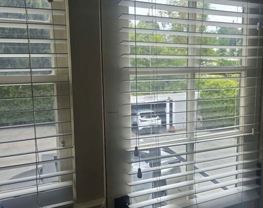 2500 Hyperion Avenue - Photo Thumbnail 14