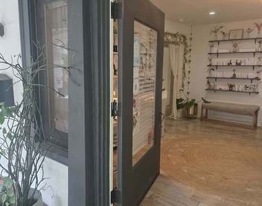 2500 Hyperion Avenue - Photo Thumbnail 9
