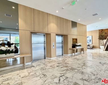 999 N Doheny Drive - Photo Thumbnail 9
