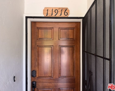 11916 Whalers Lane - Photo Thumbnail 24