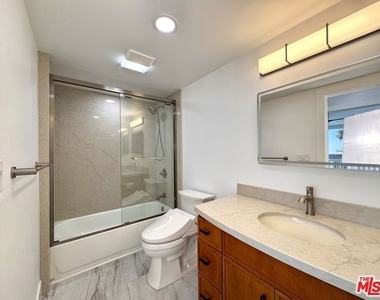 11916 Whalers Lane - Photo Thumbnail 11