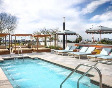 7617 Santa Monica Boulevard - Photo Thumbnail 12