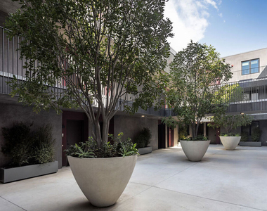 7617 Santa Monica Boulevard - Photo Thumbnail 23