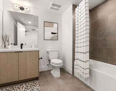 7617 Santa Monica Boulevard - Photo Thumbnail 6
