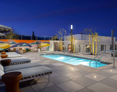 7617 Santa Monica Boulevard - Photo Thumbnail 25