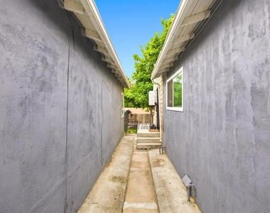 554 Ritchey St - Photo Thumbnail 2