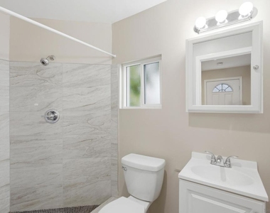 554 Ritchey St - Photo Thumbnail 11