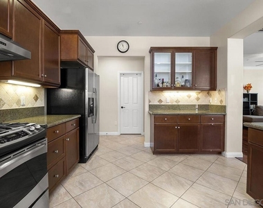 10667 Golden Willow - Photo Thumbnail 16