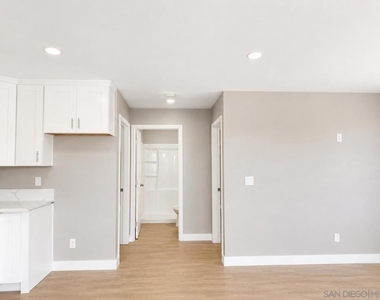 2421 Balboa Vista Dr - Photo Thumbnail 4