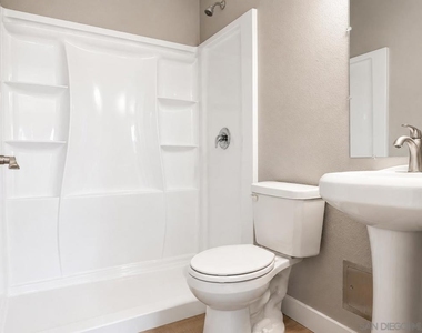 2421 Balboa Vista Dr - Photo Thumbnail 5