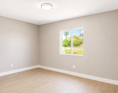 2421 Balboa Vista Dr - Photo Thumbnail 6