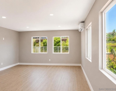 2421 Balboa Vista Dr - Photo Thumbnail 2