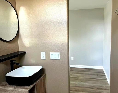 6708 Barnhurst - Photo Thumbnail 12
