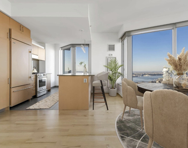 8 Spruce Street - Photo Thumbnail 1