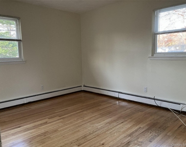 4 Chestnut Street - Photo Thumbnail 6