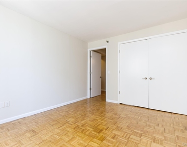4-74 48th Avenue - Photo Thumbnail 8