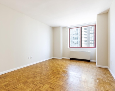 4-74 48th Avenue - Photo Thumbnail 7