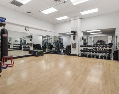 4-74 48th Avenue - Photo Thumbnail 15