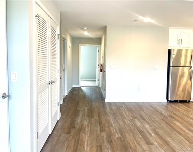 221 Eastview Drive - Photo Thumbnail 9