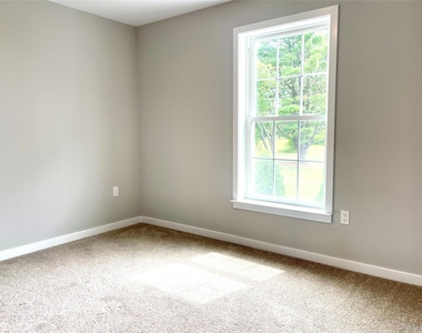 221 Eastview Drive - Photo Thumbnail 17