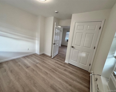 28 Davis Street - Photo Thumbnail 6