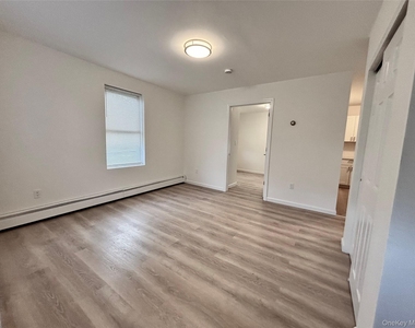 28 Davis Street - Photo Thumbnail 5