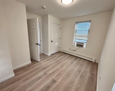 28 Davis Street - Photo Thumbnail 7