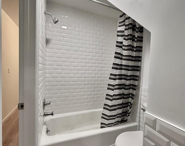 28 Davis Street - Photo Thumbnail 3