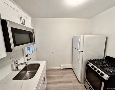 28 Davis Street - Photo Thumbnail 15