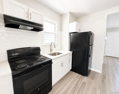 25 Monroe Street - Photo Thumbnail 3
