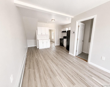 25 Monroe Street - Photo Thumbnail 1