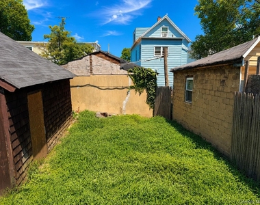 25 Monroe Street - Photo Thumbnail 8