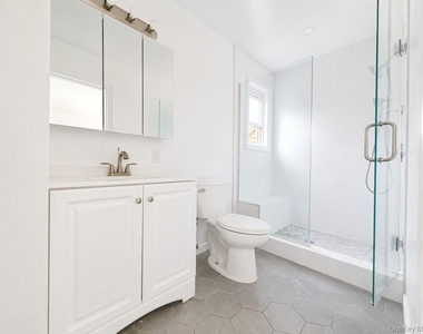 25 Monroe Street - Photo Thumbnail 7