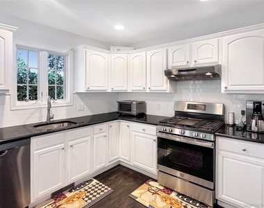 5765 Bergen Avenue - Photo Thumbnail 9