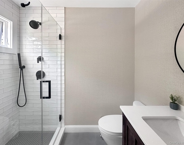 5765 Bergen Avenue - Photo Thumbnail 12