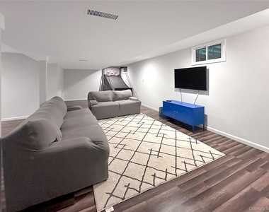 5765 Bergen Avenue - Photo Thumbnail 22